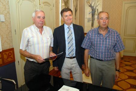 Imagen La Diputación firma un convenio con los donantes de sangre