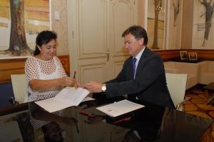 Imagen El Presidente de la Diputación firma un convenio con Horizonte Cultural