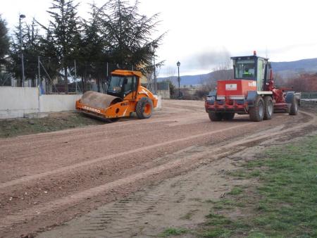 Imagen La Diputación colabora con el Ayuntamiento de Palazuelos de Eresma en el acondicionamiento del aparcamiento junto al Colegio La Atalaya