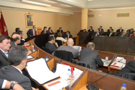 Imagen La Diputación aprueba unos presupuestos para 2013 dirigidos a las personas y a los Ayuntamientos